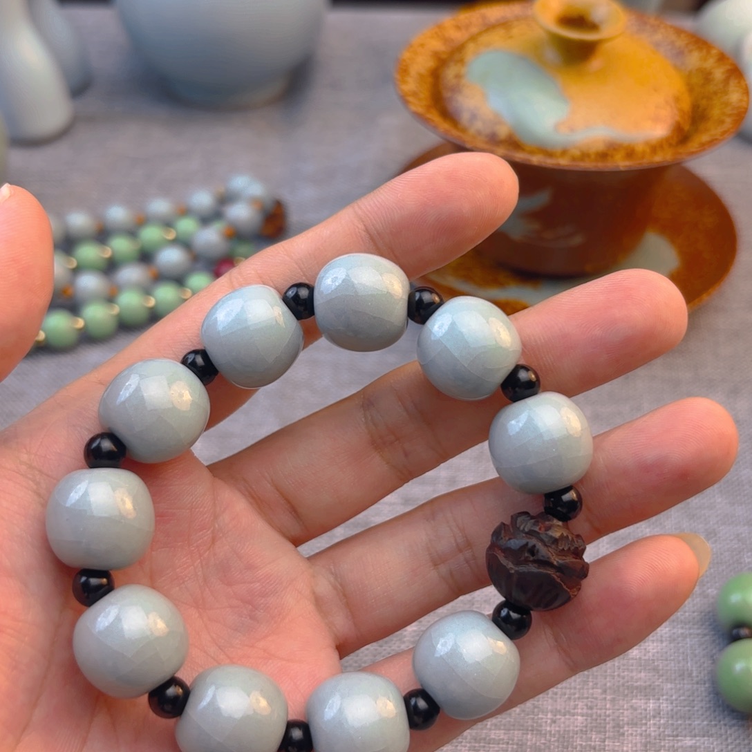 汝瓷粉青大珠手串