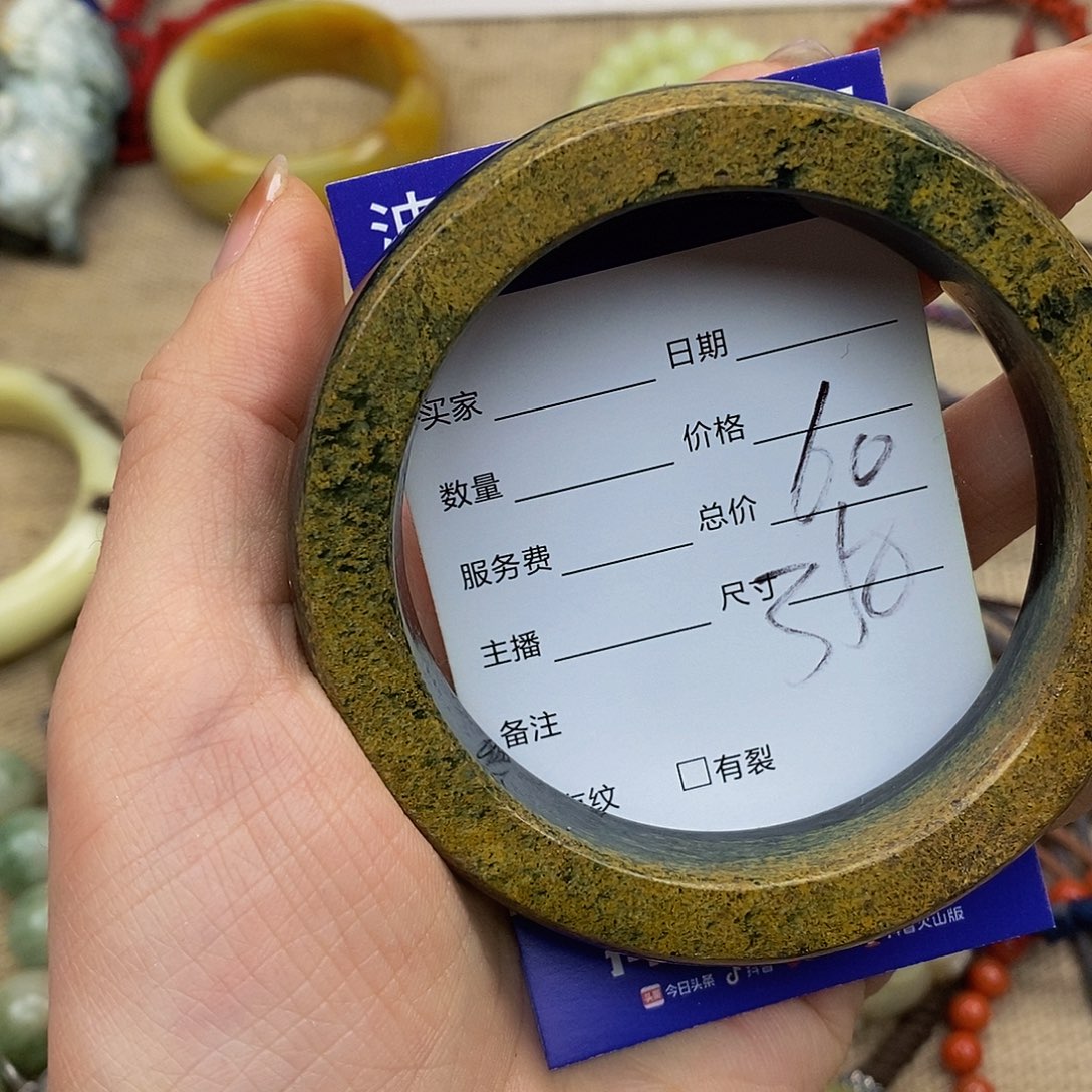 岫岩河磨玉（透闪石质玉）手镯未镶嵌E****?