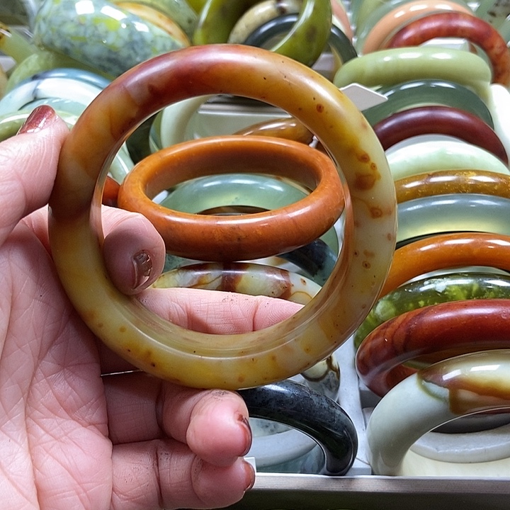 蛇纹石玉手镯未镶嵌东*