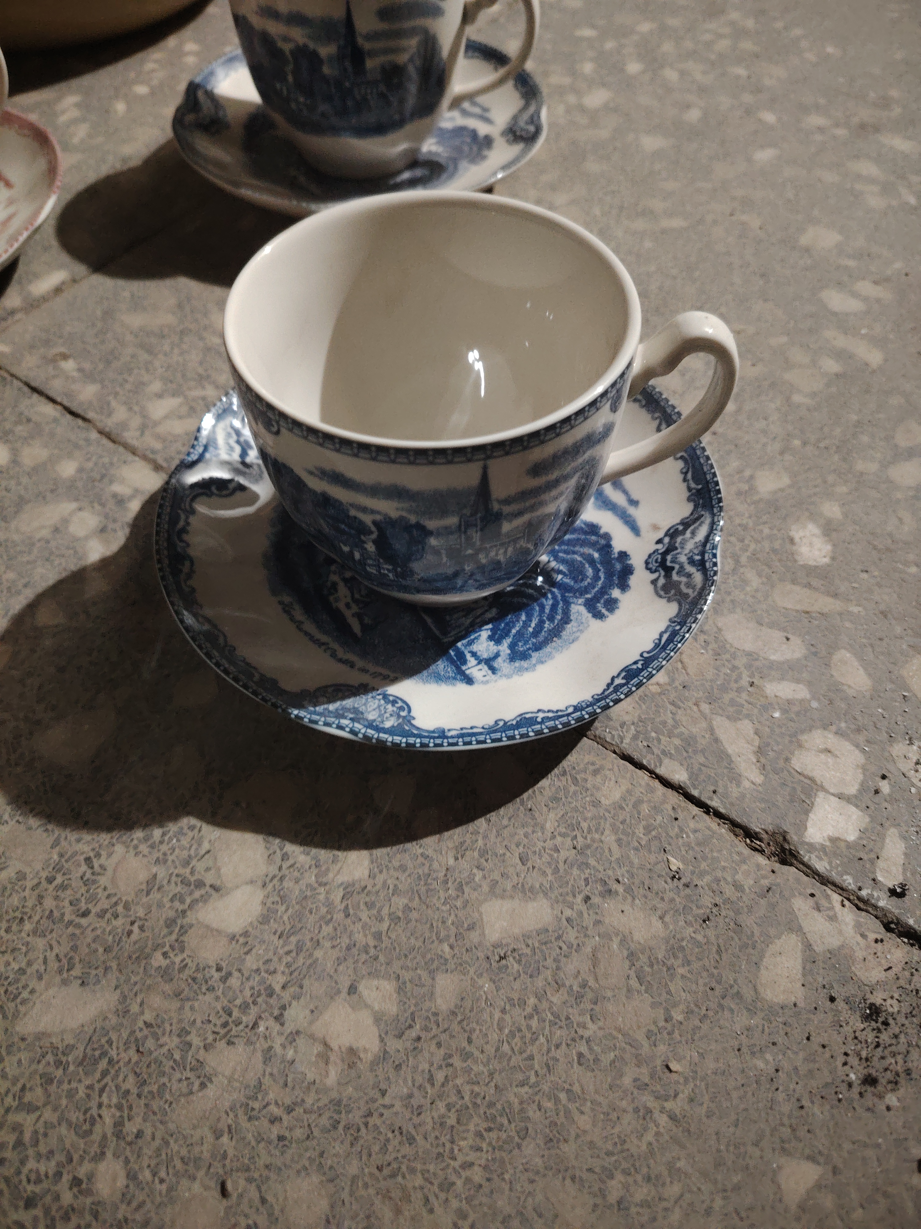 陶瓷盘子碗啥都有