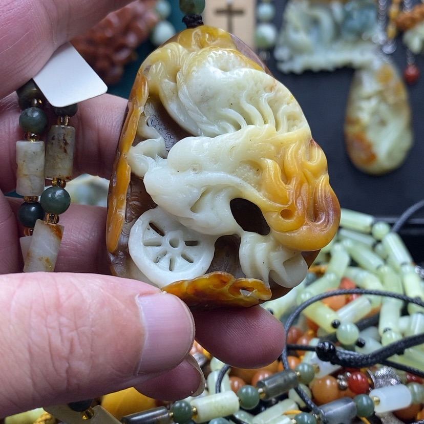 【闪购商品】蛇纹石玉吊坠未镶嵌