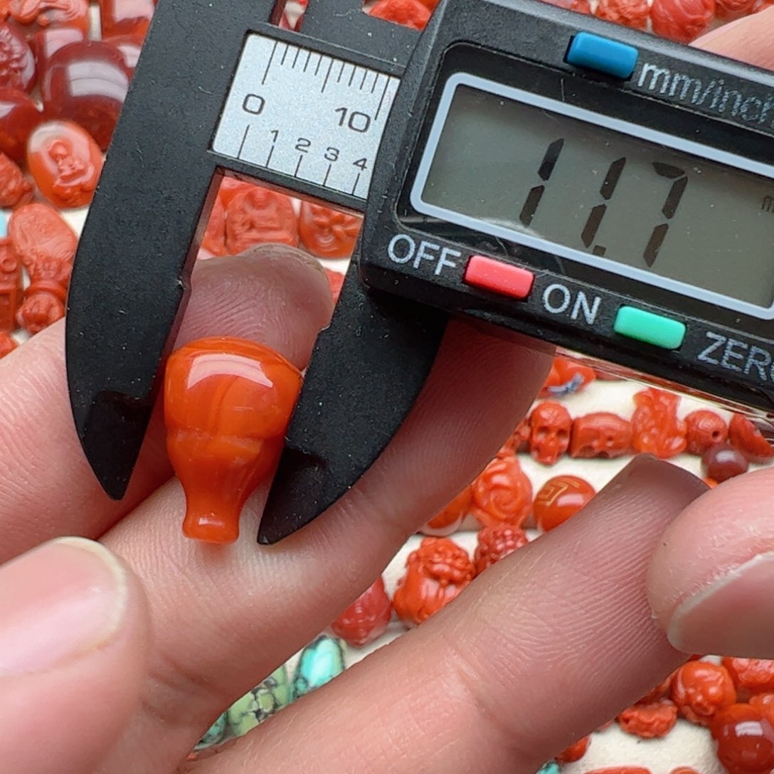 南红玛瑙配饰未镶嵌