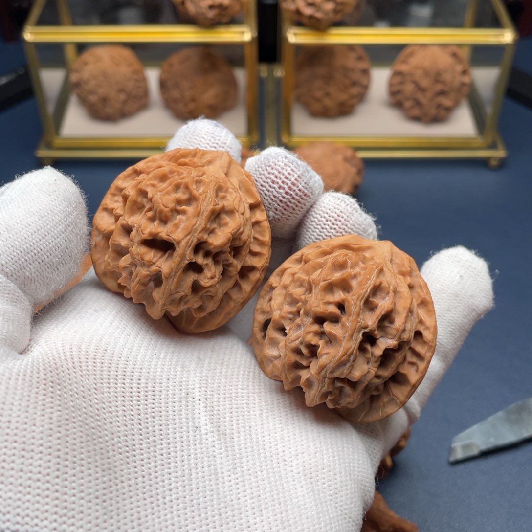 文玩核桃吊坠41.5山地苹果园