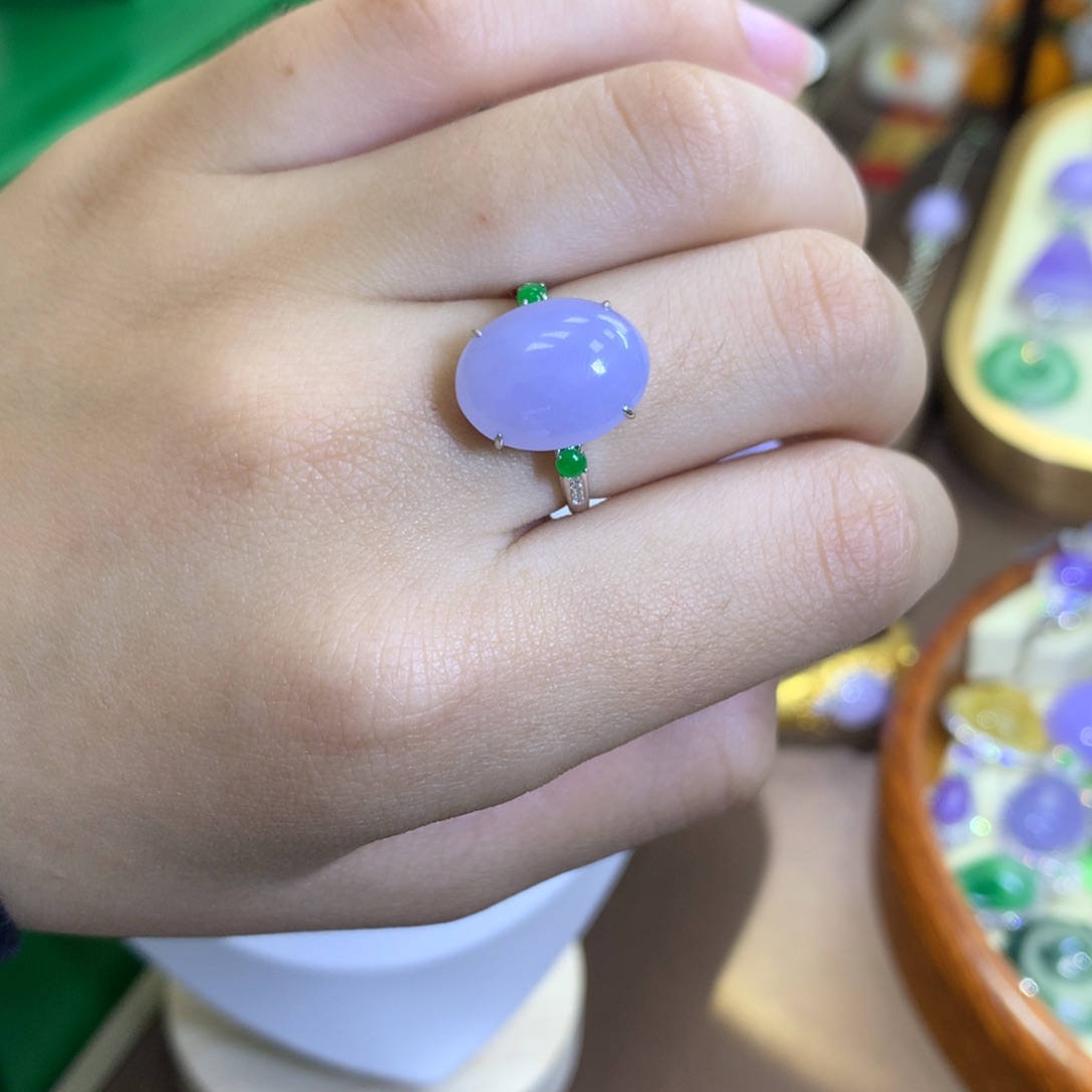 翡翠颈饰18K金镶嵌翡翠