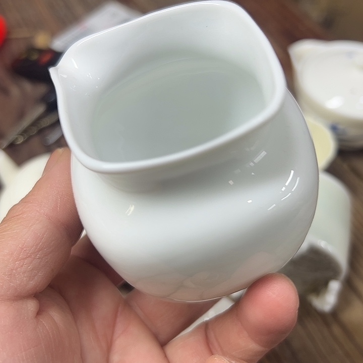 徽瑕…………………………公道杯