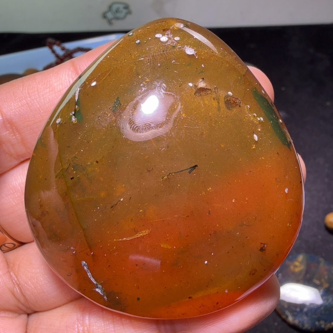 龍***瑚琥珀未镶嵌裸石，，