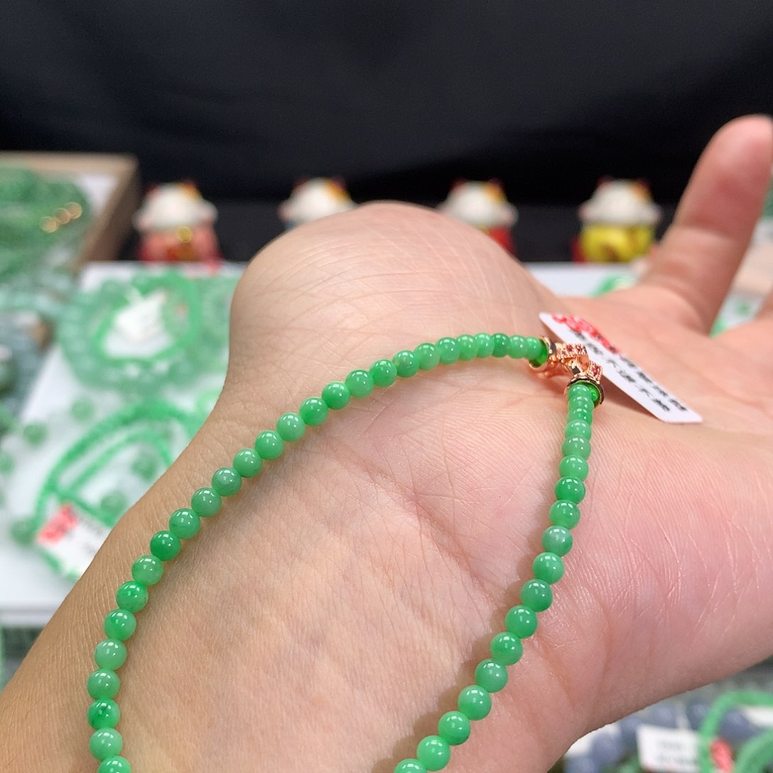 翡翠手链未镶嵌翡翠