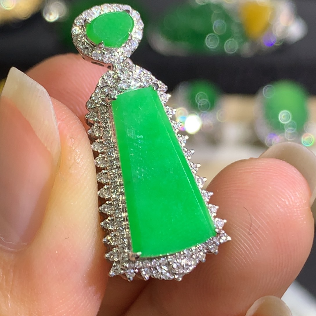 翡翠颈饰18K金镶嵌8、