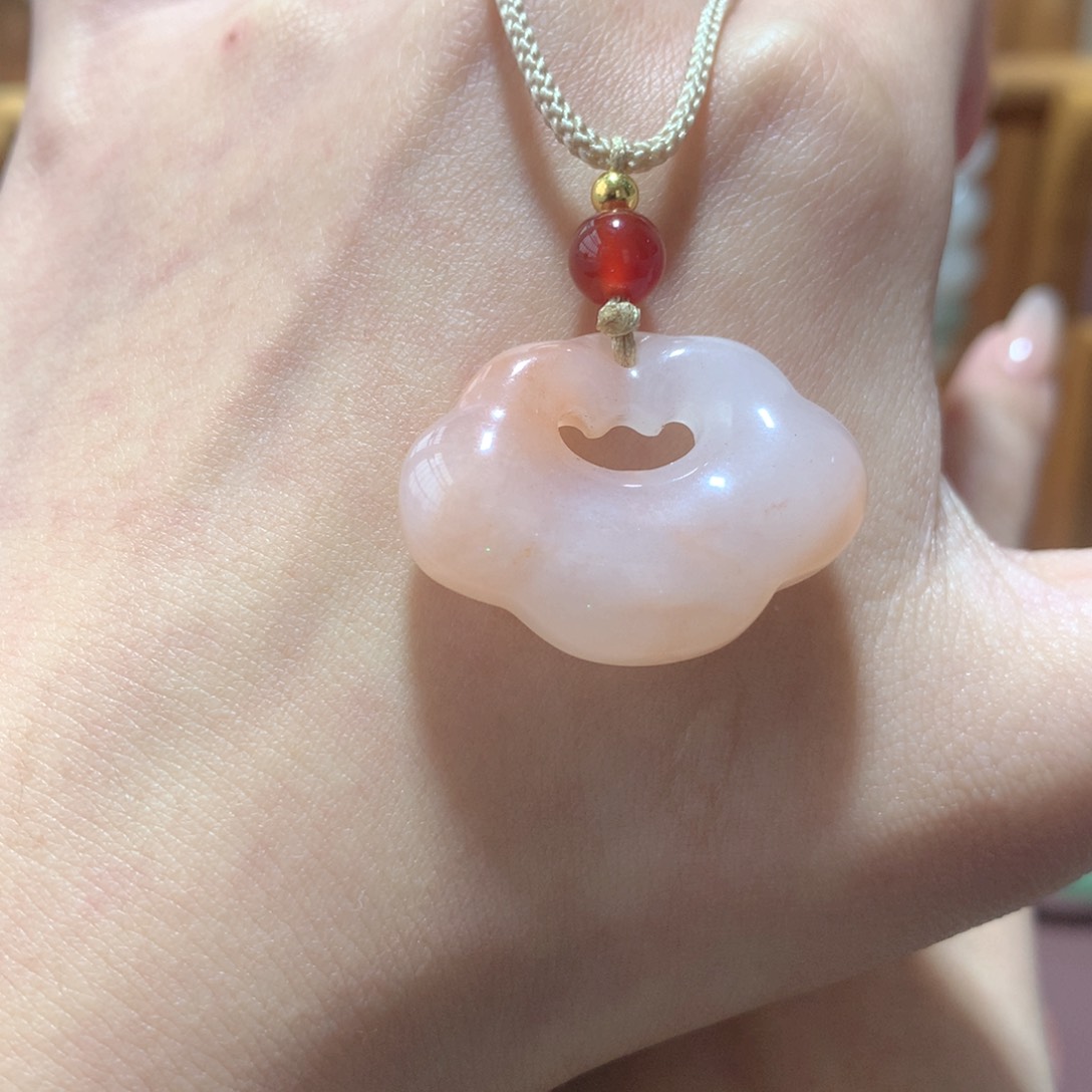 石英质玉颈饰未镶嵌