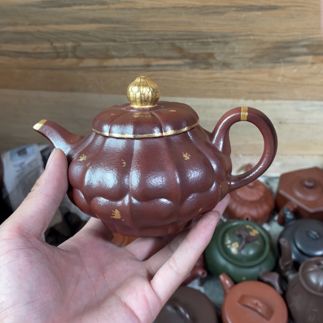 茶壶紫砂老厂紫砂壶一件。