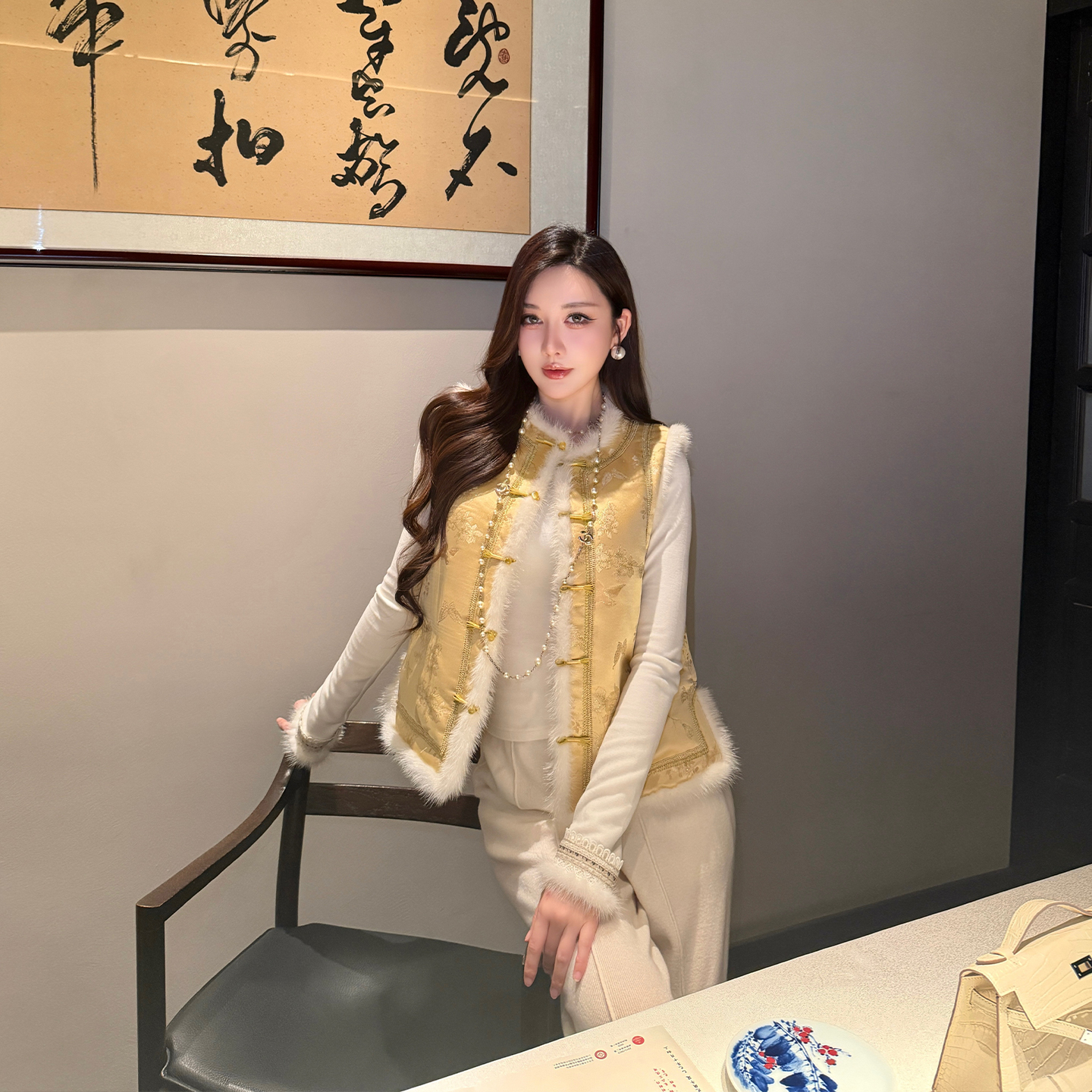 SX善喜金色提花拼水貂毛羽绒马甲女新中式国风白鸭绒无袖上衣外套