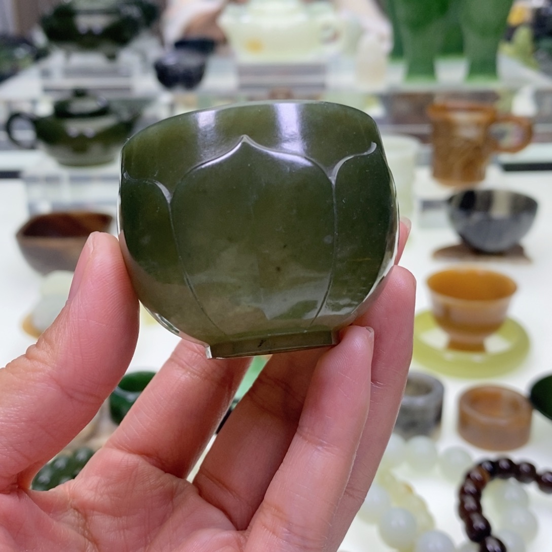 和田玉杯子未镶嵌