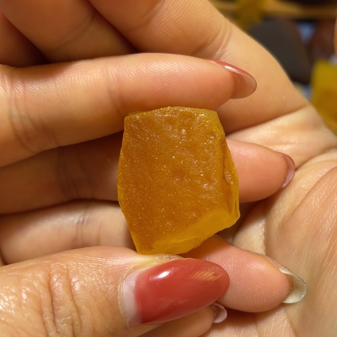 定制琥珀未镶嵌原石