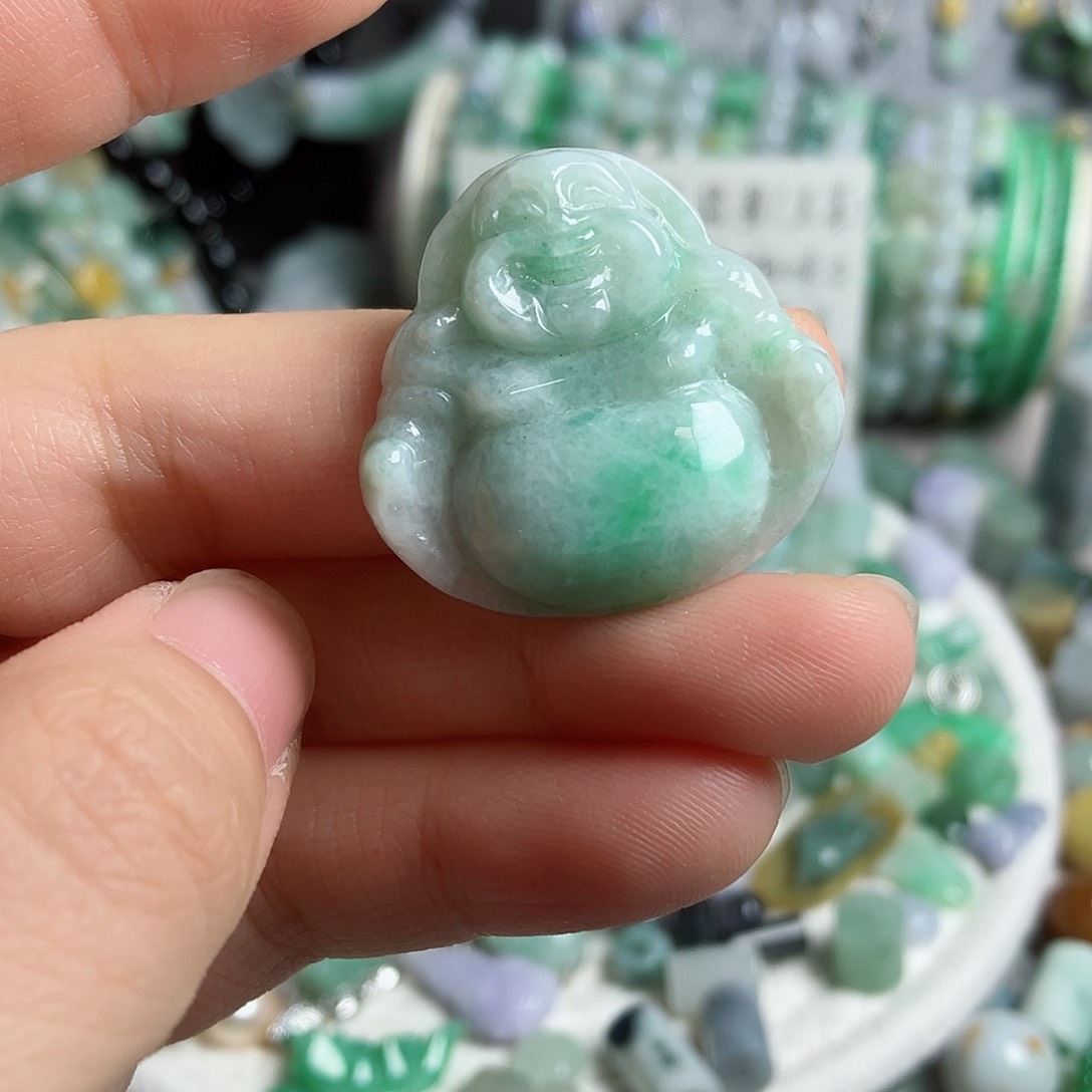 翡翠颈饰未镶嵌佛公
