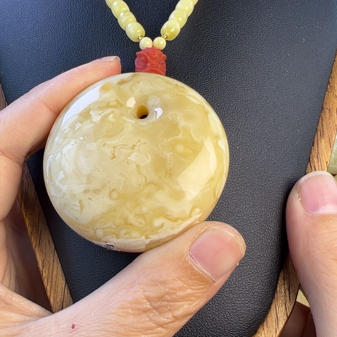 蜜蜡吊坠(赠链)未镶嵌