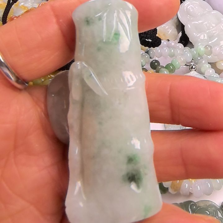 翡翠颈饰未镶嵌吊坠