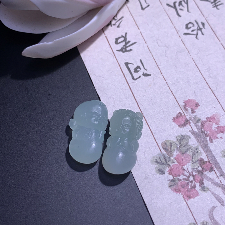 翡翠金童玉女吊坠 天然缅a毛货不退不换