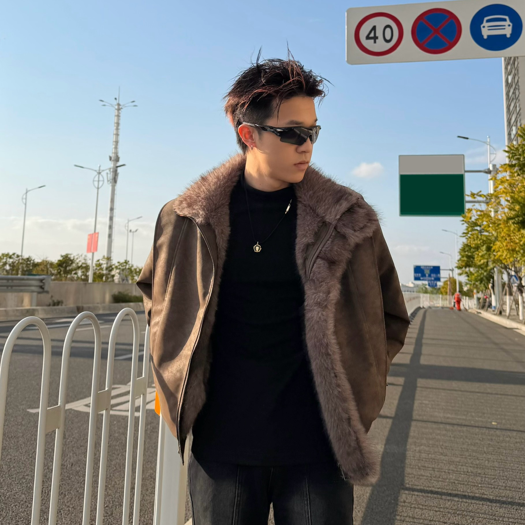 正肩剪裁皮毛一体棉衣男冬季2025新款复古座山雕加厚棉服外套8582