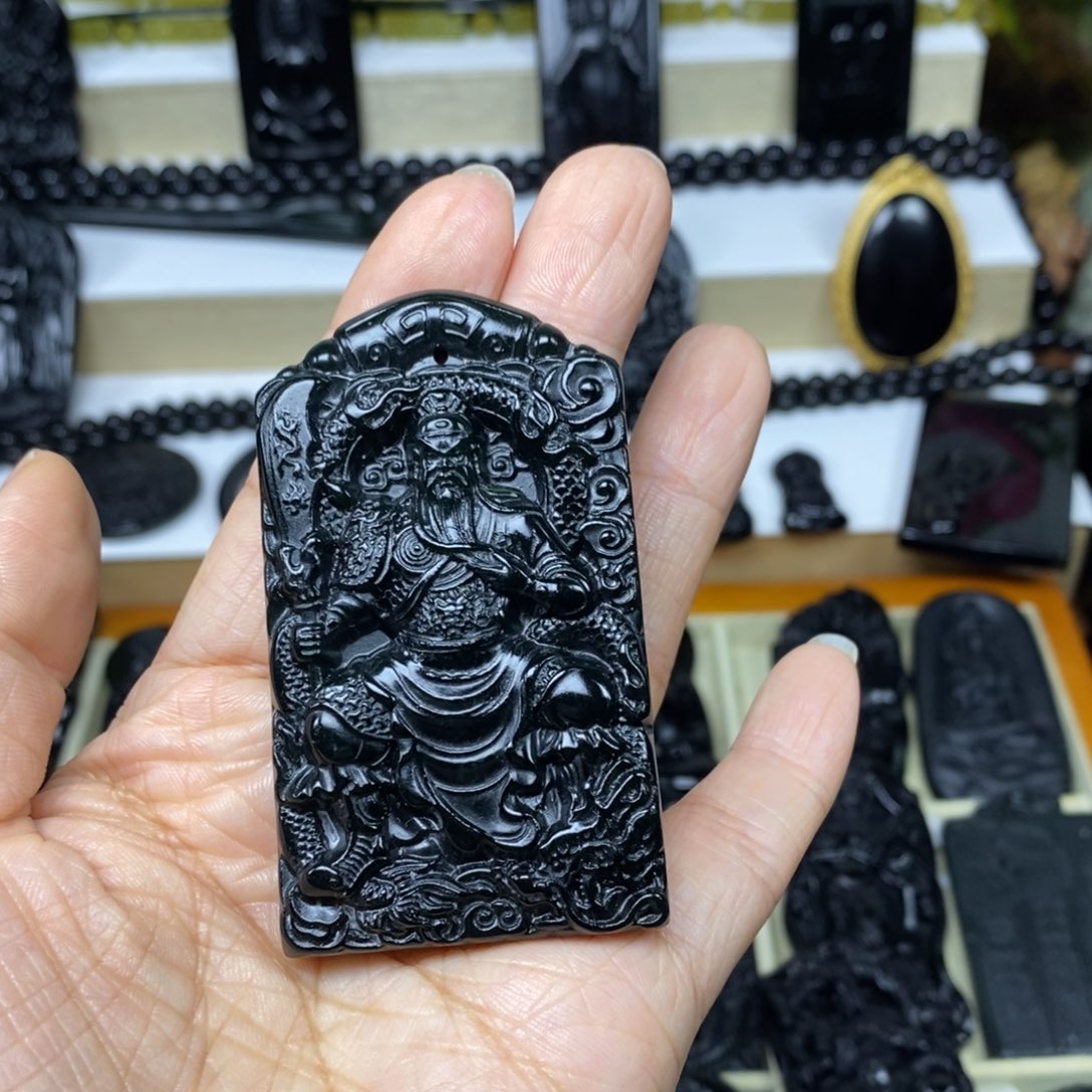 蛇纹石玉吊坠未镶嵌山****心