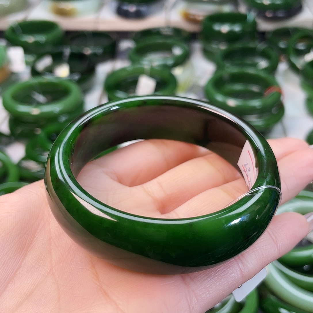 和田玉（碧玉）手镯未镶嵌