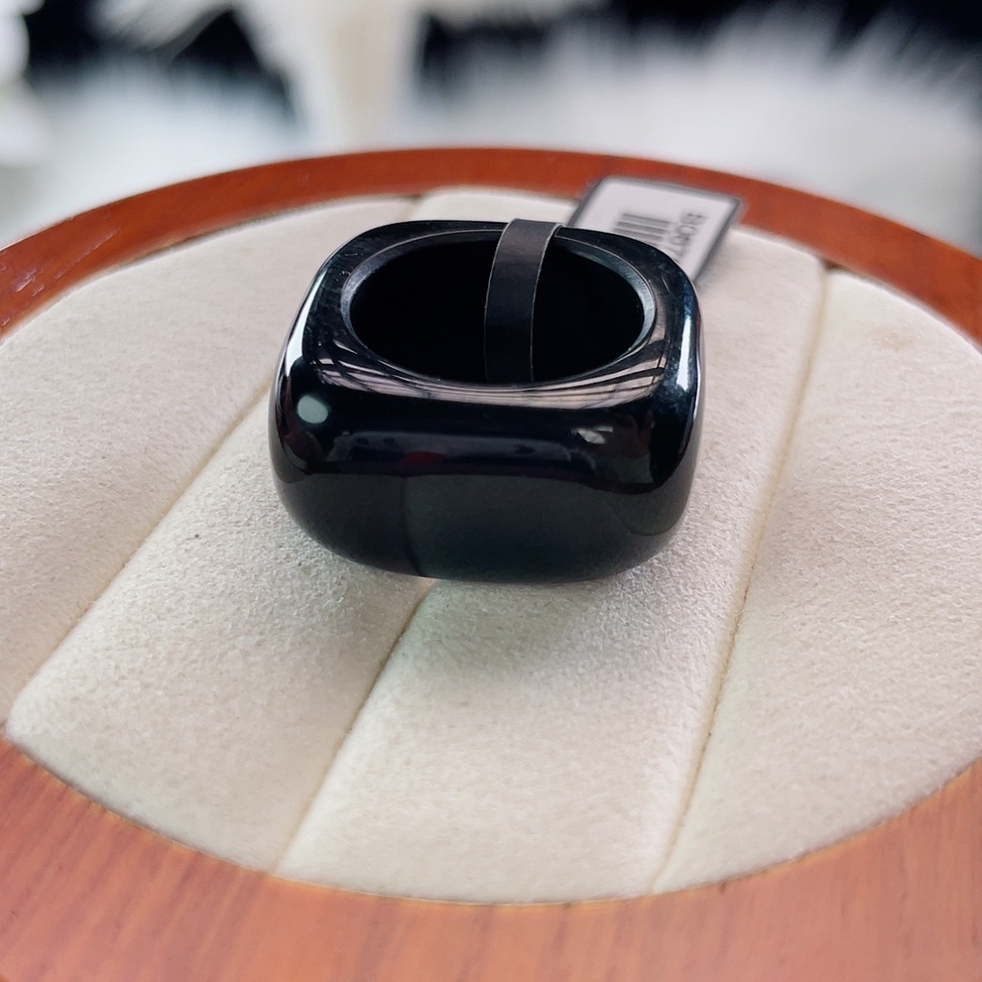 和田玉未镶嵌戒指l114。黑青方圆。17.2。不退换