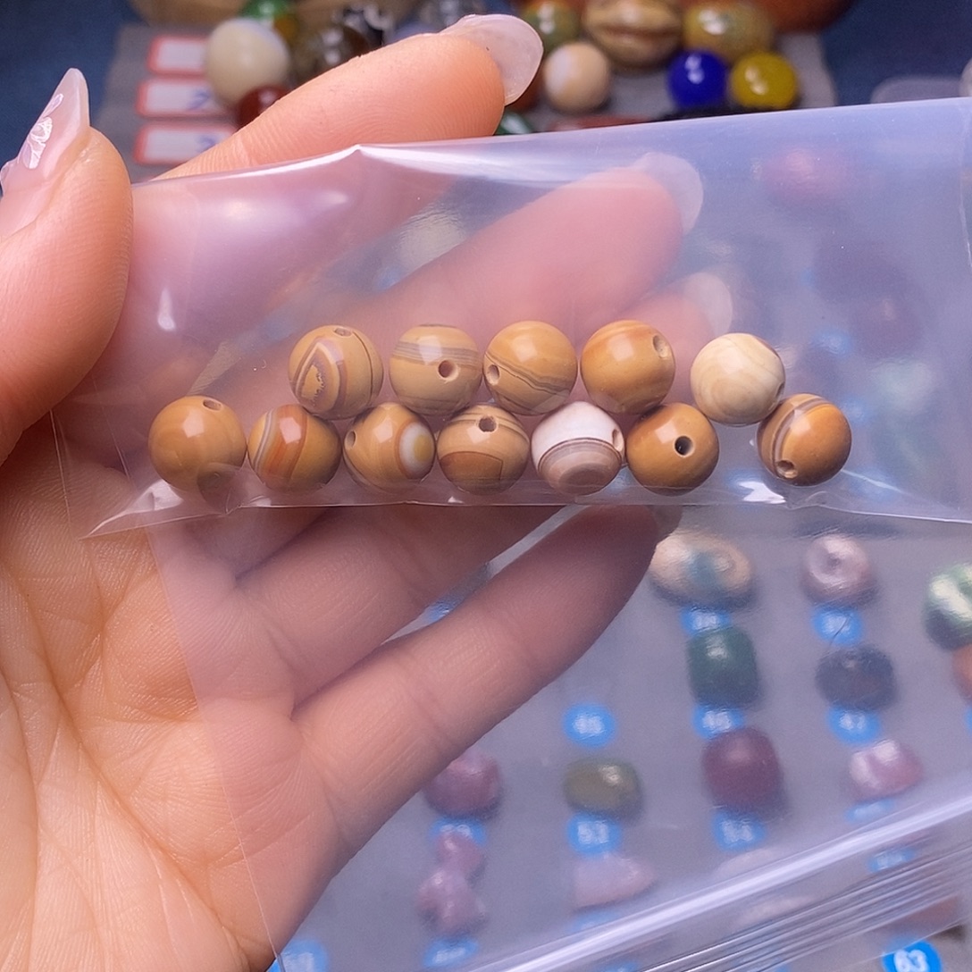 对***入玛瑙/玉髓未镶嵌颈饰