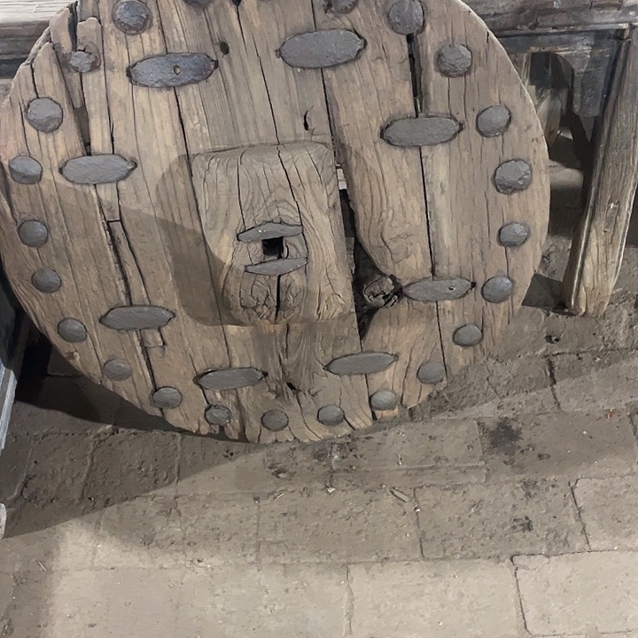 香榧木依****）老车轮一个包邮