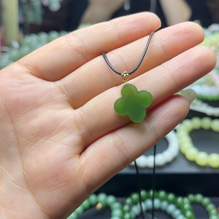 和田玉18K金镶嵌颈饰