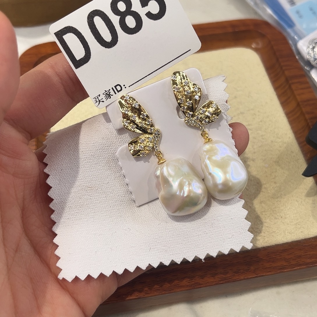 淡水珍珠耳饰合金