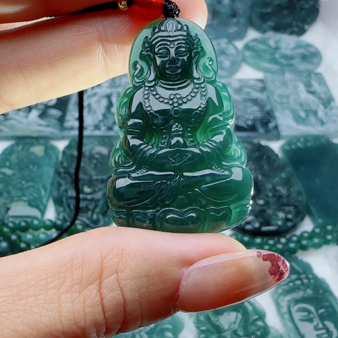 凯***丽颈饰未镶嵌翡翠多样性发货天然的A货翡翠