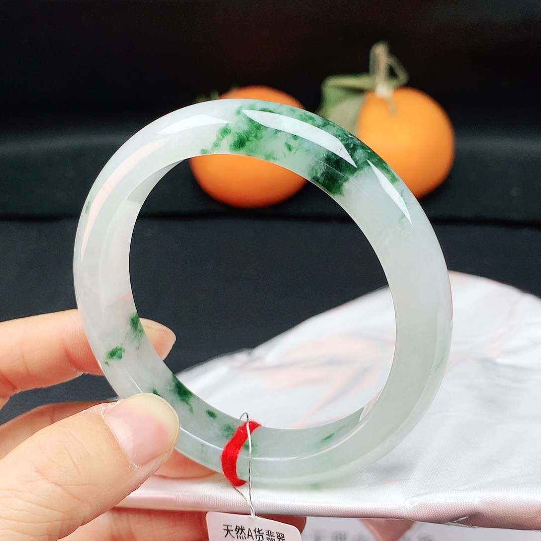 翡翠手镯未镶嵌57圈