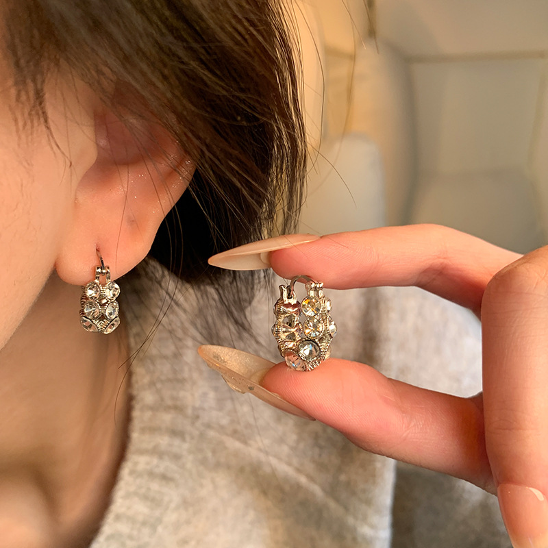 铜合金亚克力耳饰 扣女高级感轻奢气质网红耳环秋冬新款耳饰批发