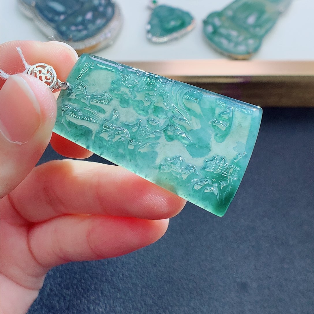 翡翠颈饰未镶嵌翡翠