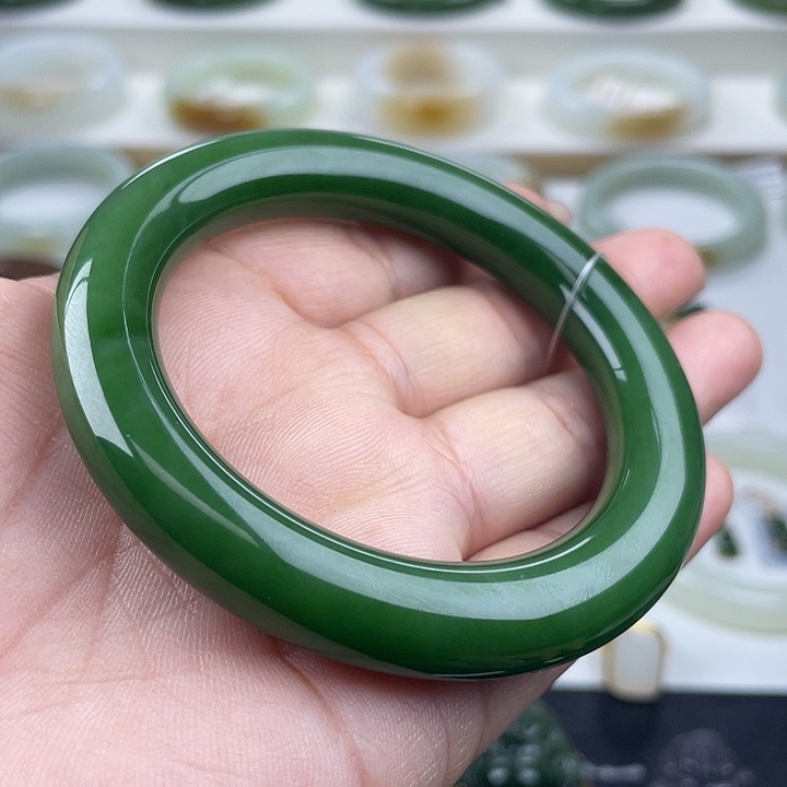 和田玉（碧玉）未镶嵌手镯