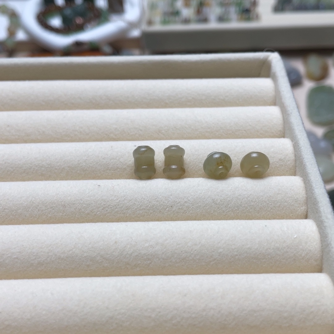 y***酱和田玉未镶嵌颈饰