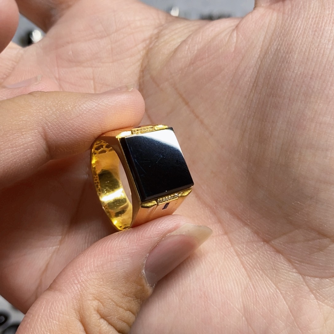 翡翠戒指18K金镶嵌墨翠方戒