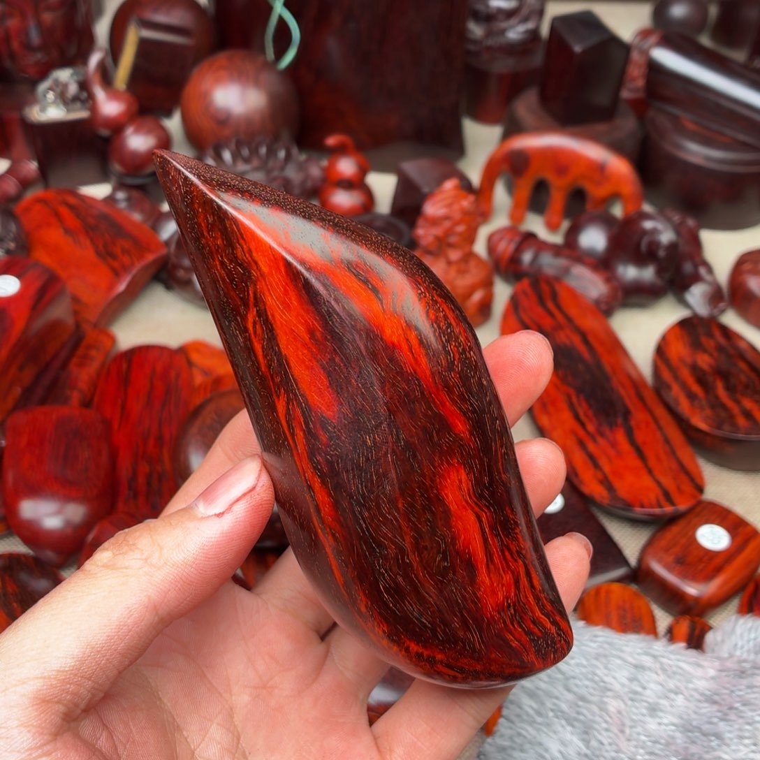 M***l檀香紫檀（小叶紫檀）