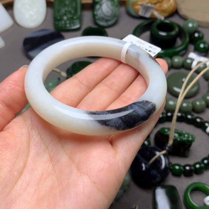 和田玉未镶嵌颈饰手镯58