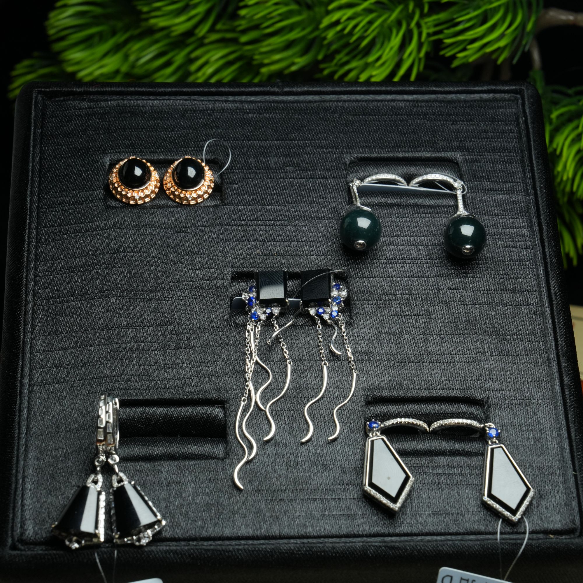 思懿珠宝 18k墨翠耳钉-6800-DB-多样性发一