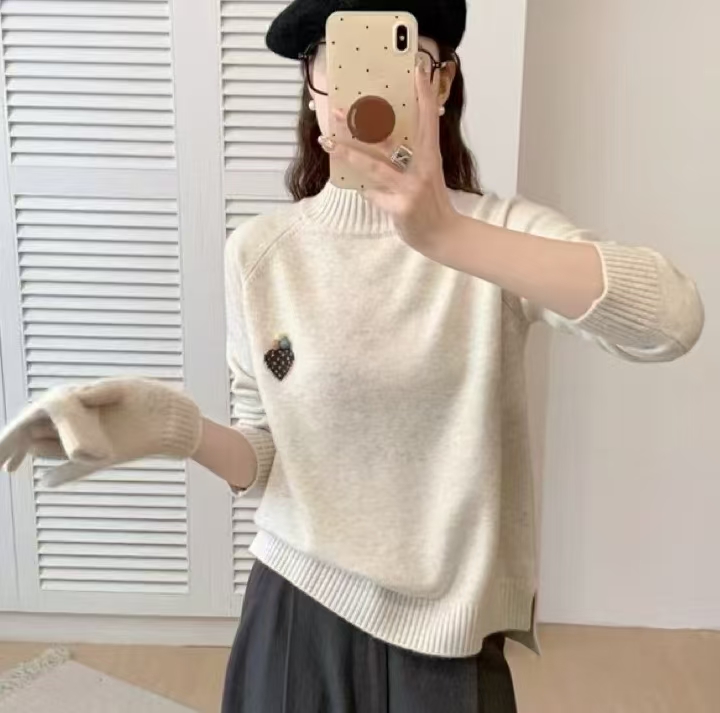 [刺绣小草莓 ] 百搭软糯-精致新款百搭显白开衫针织A728