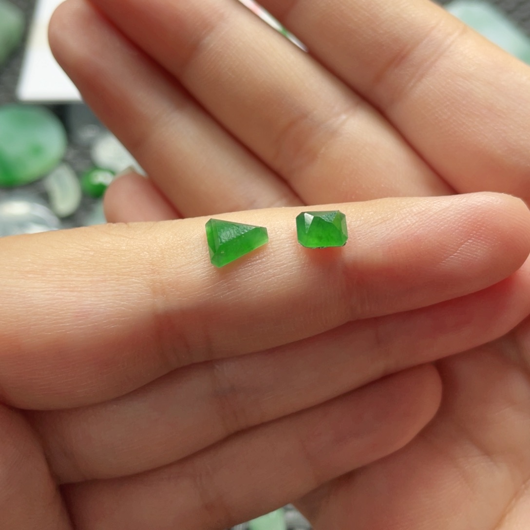 未镶嵌挂件翡翠N****e  翡翠