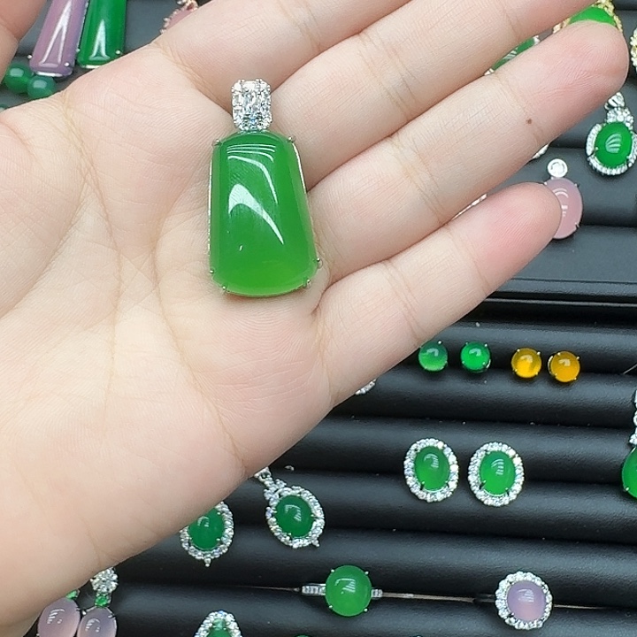 玛瑙/玉髓合金颈饰