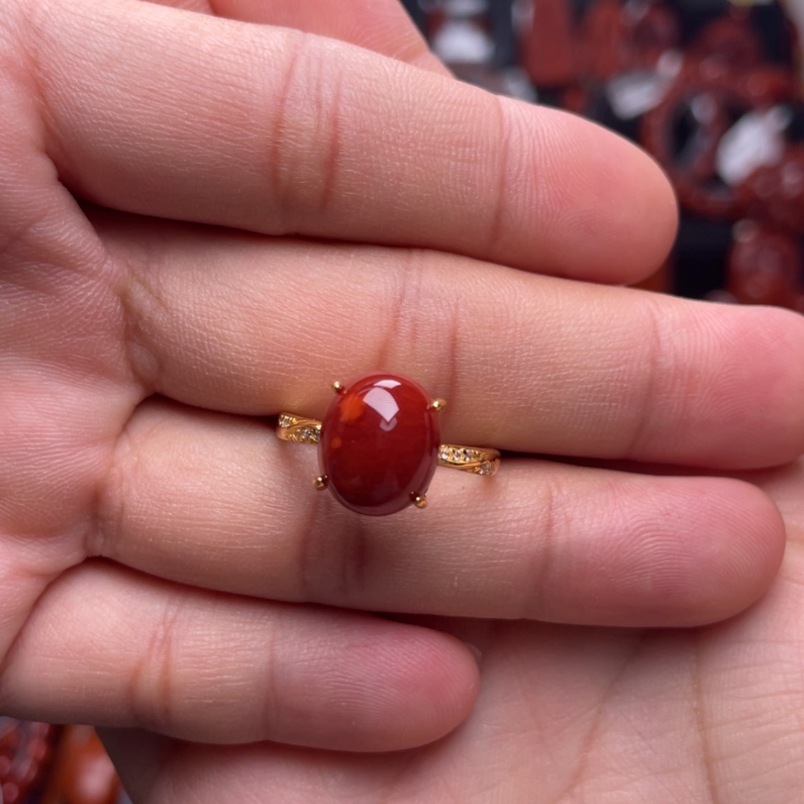 【闪购商品】银S925镶嵌牛血红蛋面戒指南红玛瑙