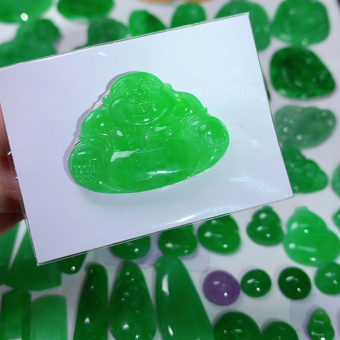 翡翠颈饰未镶嵌天然翡翠