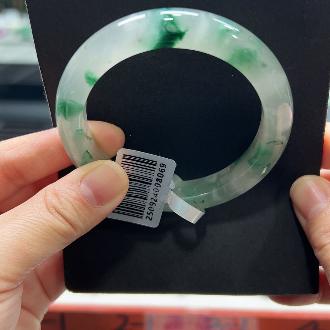 石英质玉（非洲翠）未镶嵌手镯