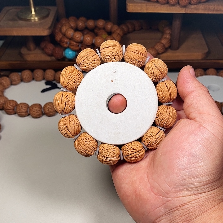 桃核吊坠龙鳞凤尾