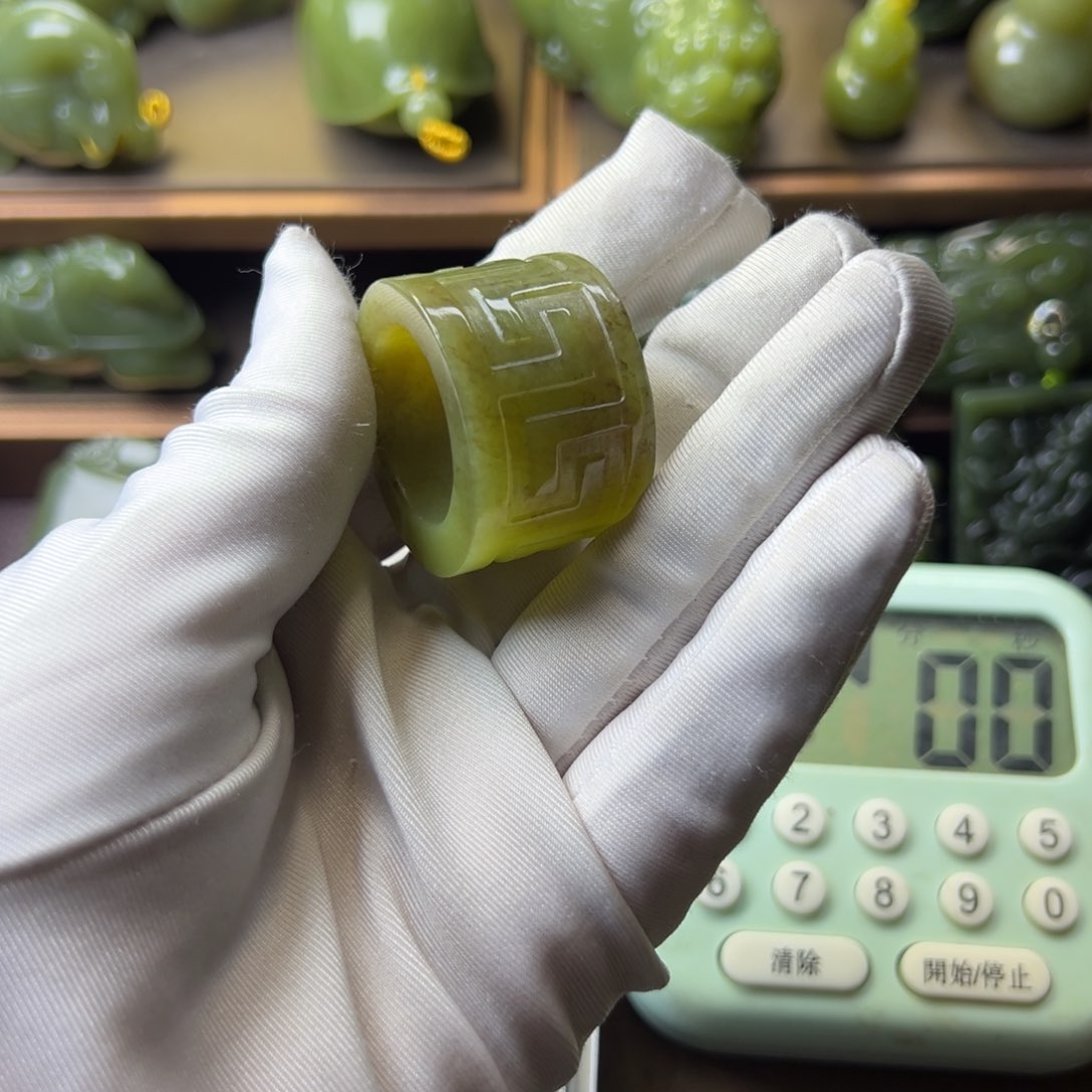 岫岩老玉（透闪石质玉）挂件未镶嵌