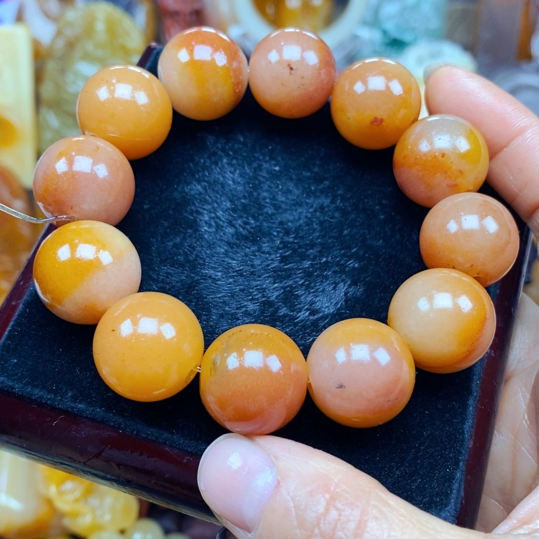 石英质玉（黄龙玉）未镶嵌颈饰