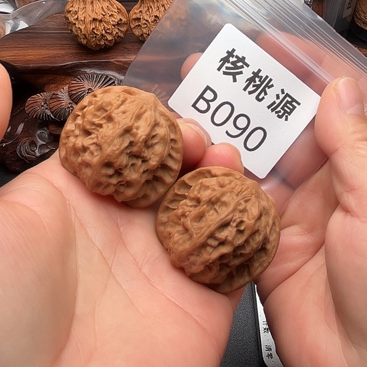 文玩核桃吊坠野狼41
