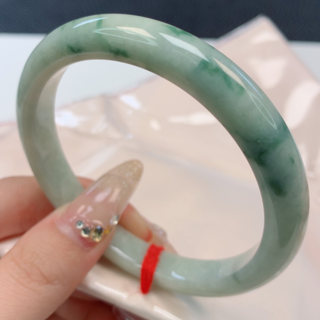 【闪购商品】翡翠手镯未镶嵌57+圈